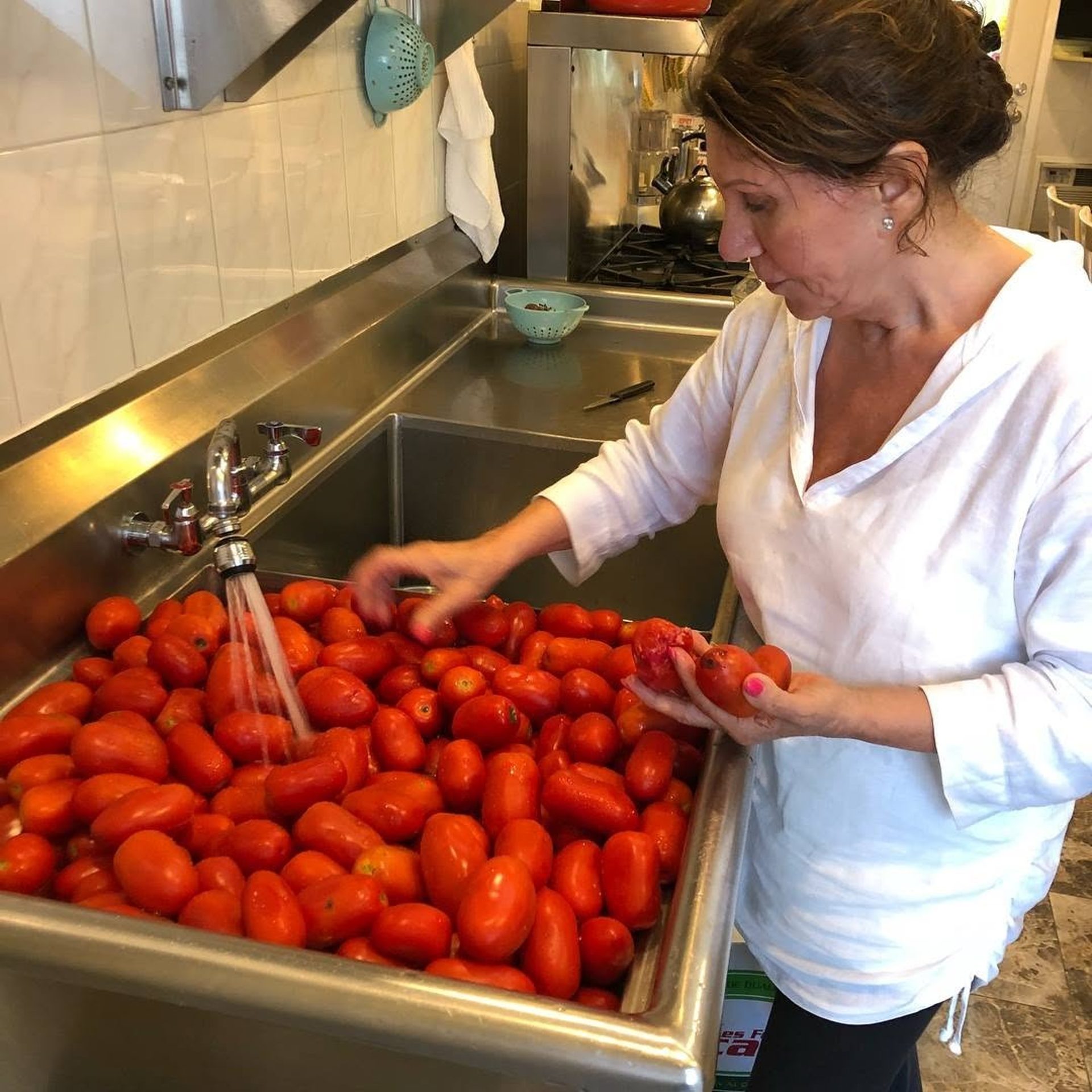 Why We Choose High-Quality Tomatoes From Italy